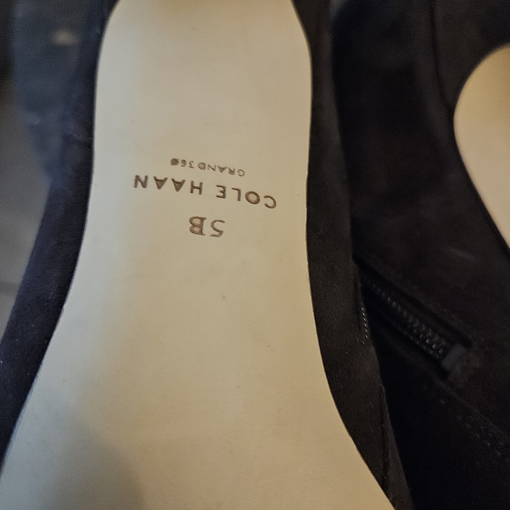 Cole Haan Vestry Pointed Toe Bootie in Dark Chocolate Suede Sz 5 MSRP $159 - Picture 7 of 9